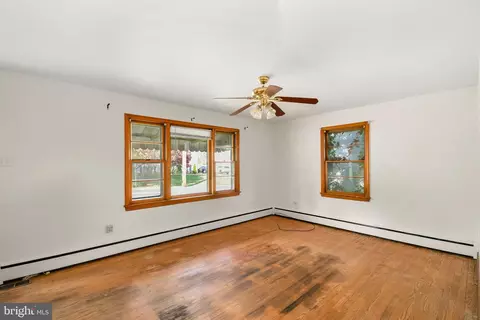 8 Linden Ave, Frederick, MD 21703 photo 5