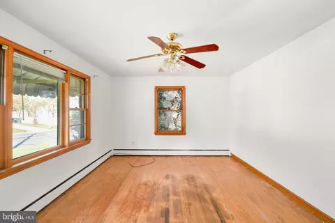 8 Linden Ave, Frederick, MD 21703 photo 6