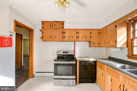 8 Linden Ave, Frederick, MD 21703 photo 9