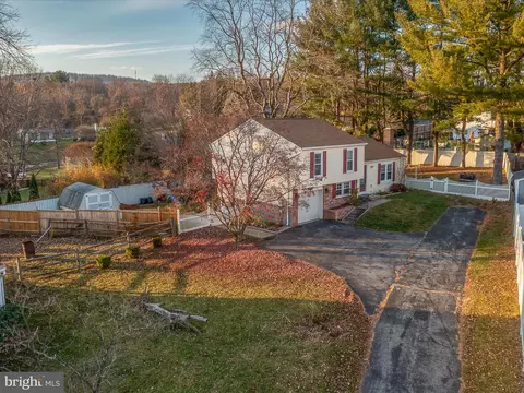 125 Deerfield Pl, Frederick, MD 21702 photo 2