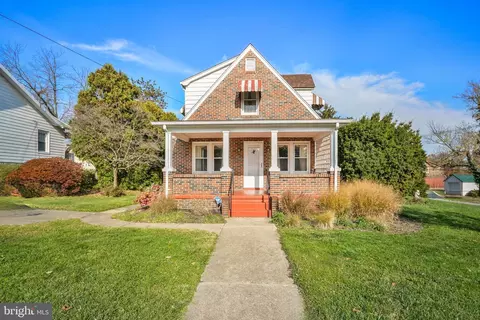 913 Walnut St, Frederick, MD 21703
