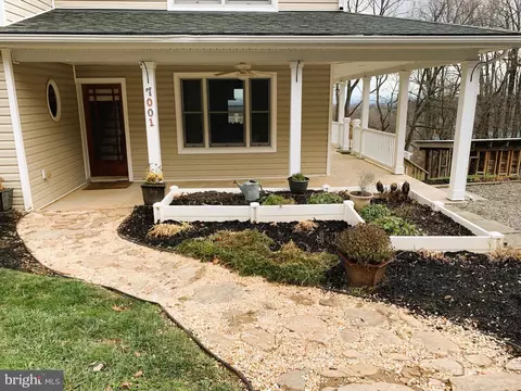 7001 Edgemont Rd, Frederick, MD 21702 photo 2