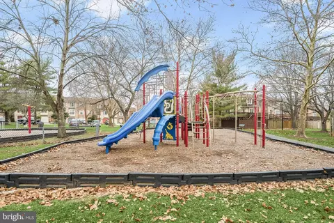 View/Area - 7994 Schooner Ct, Frederick, MD 21701 photo 4 of 11