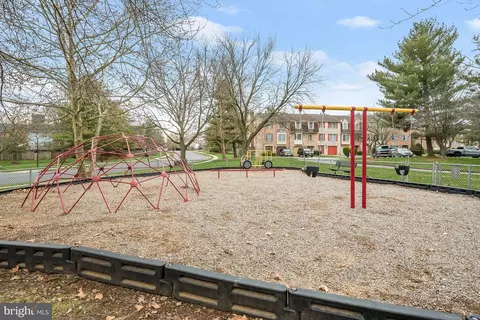 View/Area - 7994 Schooner Ct, Frederick, MD 21701 photo 3 of 11