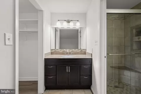 Bath - 7994 Schooner Ct, Frederick, MD 21701 photo 1 of 4