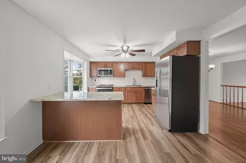 Kitchen - 7994 Schooner Ct, Frederick, MD 21701 photo 6 of 8