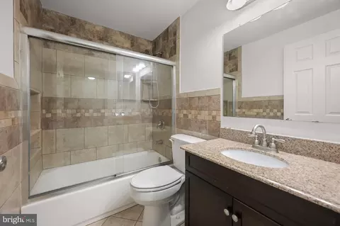 Bath - 7994 Schooner Ct, Frederick, MD 21701 photo 3 of 4