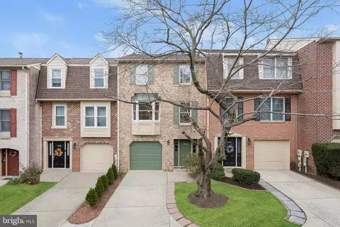 7994 Schooner Ct, Frederick, MD 21701