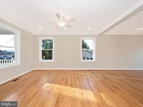 407 E St, Brunswick, MD 21716 photo 9