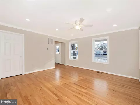 407 E St, Brunswick, MD 21716 photo 6
