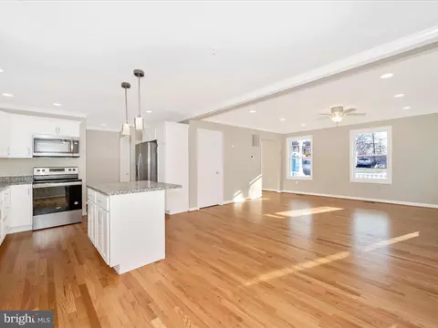 407 E St, Brunswick, MD 21716 photo 14
