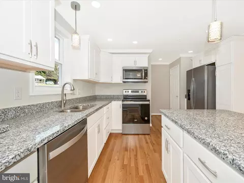 407 E St, Brunswick, MD 21716 photo 22