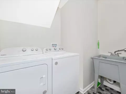 407 E St, Brunswick, MD 21716 photo 24
