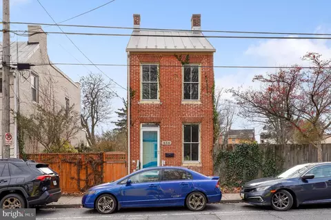 456 W South St, Frederick, MD 21701 photo 2