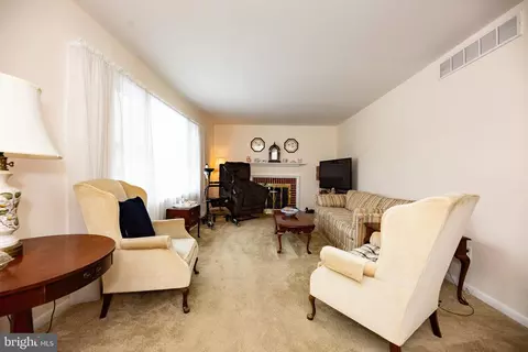 400 Delaware Rd, Frederick, MD 21701 photo 6