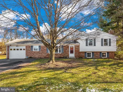 5391 Annapolis Dr, Mount Airy, MD 21771