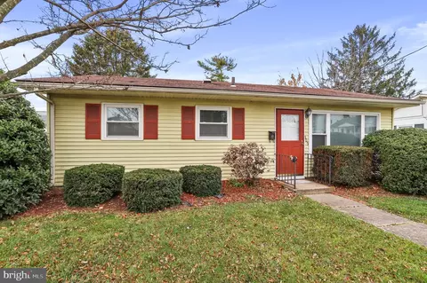 305 Barbara St, Frederick, MD 21701 photo 2