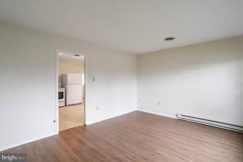 305 Barbara St, Frederick, MD 21701 photo 5