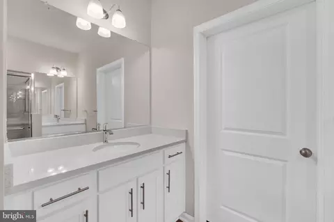 Bath - 485 Ensemble Way, Frederick, MD 21701 photo 2 of 8