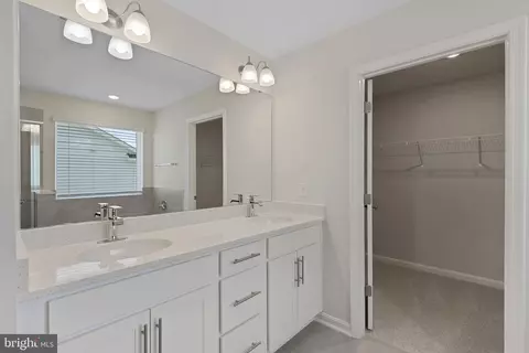Bath - 444 Tiller St, Frederick, MD 21701 photo 3 of 5
