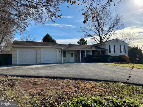 11387 Canary Dr, Ijamsville, MD 21754
