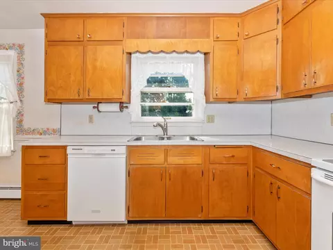 Kitchen - 283 Wyngate Dr, Frederick, MD 21701 photo 5 of 5