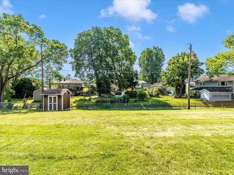 Exterior - 283 Wyngate Dr, Frederick, MD 21701 photo 2 of 2
