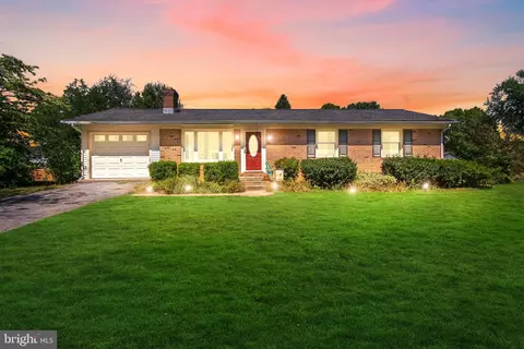 7896 W Hills Dr, Frederick, MD 21702