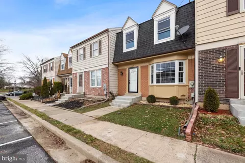 106 Lauren Ct, Frederick, MD 21703 photo 2