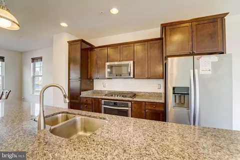 5983 Jefferson Commons Way, Frederick, MD 21703 photo 2