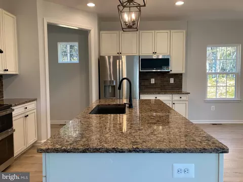 5708 Ridge Rd, Cascade, MD 21719 photo 4