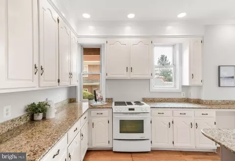 205 Upper College Ter, Frederick, MD 21701 photo 12