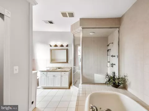 205 Upper College Ter, Frederick, MD 21701 photo 15