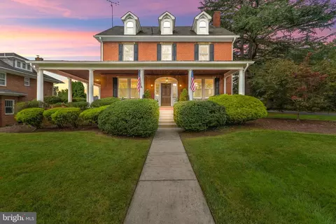 205 Upper College Ter, Frederick, MD 21701 photo 2