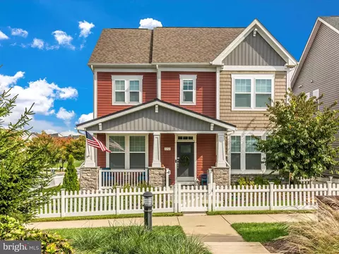1132 Long Farm Cir, Brunswick, MD 21716