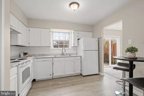 6918 Alex Ct, Frederick, MD 21703 photo 4