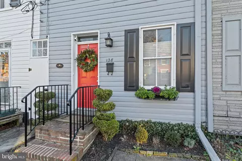 128 W 4th St, Frederick, MD 21701 photo 2