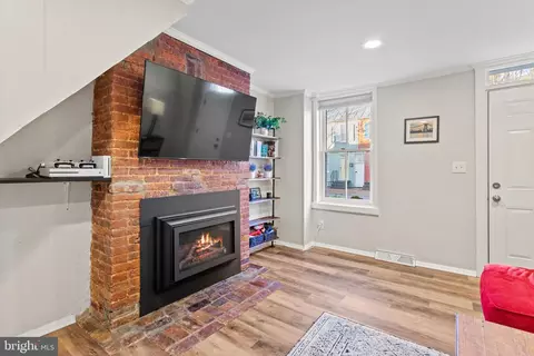 128 W 4th St, Frederick, MD 21701 photo 4