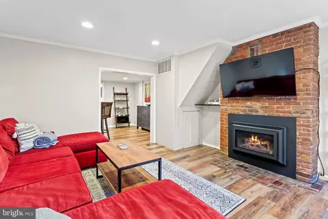 128 W 4th St, Frederick, MD 21701 photo 5
