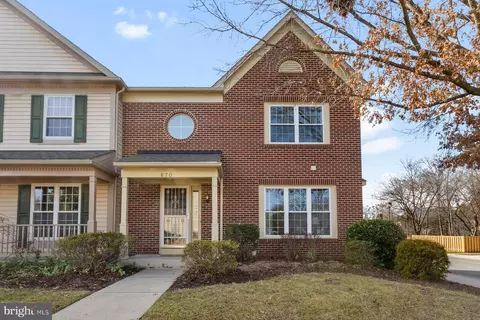 870 Waterford Dr, Frederick, MD 21702