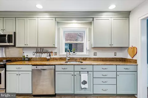 205 Grove Blvd, Frederick, MD 21701 photo 8