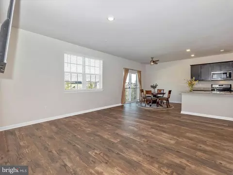 Living - 2020 Fauna Dr, Frederick, MD 21702 photo 2 of 4