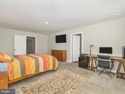 Bedroom - 2020 Fauna Dr, Frederick, MD 21702 photo 6 of 11