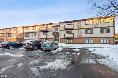 501 D Heather Ridge Dr #8D, Frederick, MD 21702