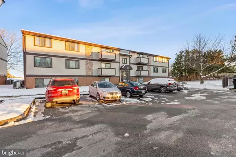 501 D Heather Ridge Dr #8D, Frederick, MD 21702 photo 3