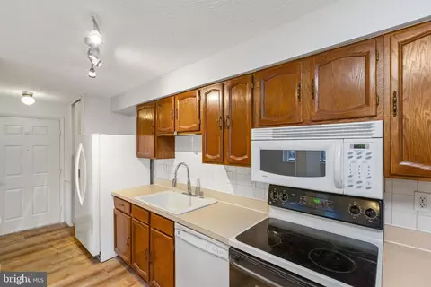 501 D Heather Ridge Dr #8D, Frederick, MD 21702 photo 11