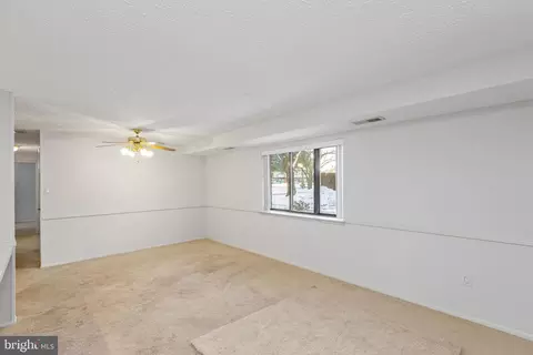 501 D Heather Ridge Dr #8D, Frederick, MD 21702 photo 4