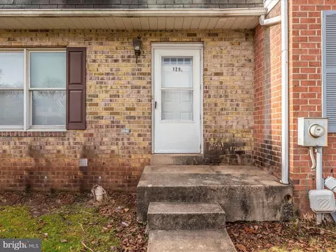 129 E Hammaker St, Thurmont, MD 21788 photo 2