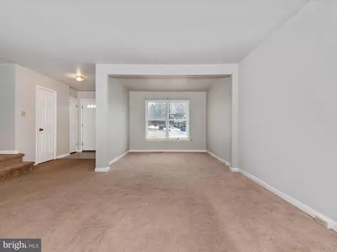 129 E Hammaker St, Thurmont, MD 21788 photo 6