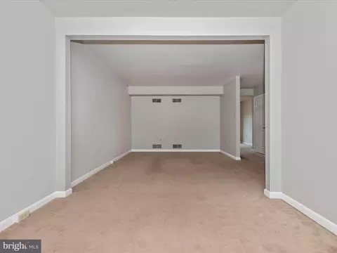 129 E Hammaker St, Thurmont, MD 21788 photo 8